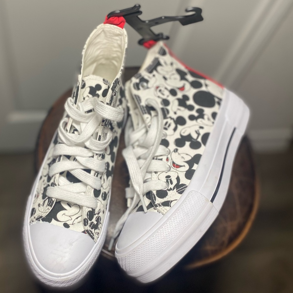 Disney Black and White High-Top Sneakers with Red Accents Sz 8